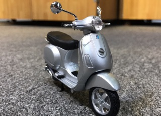 Vespa LX125 tỉ lệ 1:18