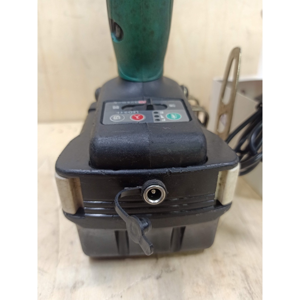 Máy Bắn Vít Ryobi 14.4v Nội Địa Nhật - Pin 3.0Ah 2 Đường Sạc