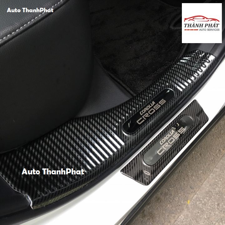 Ốp Bậc Cửa, Nẹp Bước Chân Toyota Cross 2020 2021 2022 2023 Mẫu Carbon Chất Lượng Loại 1