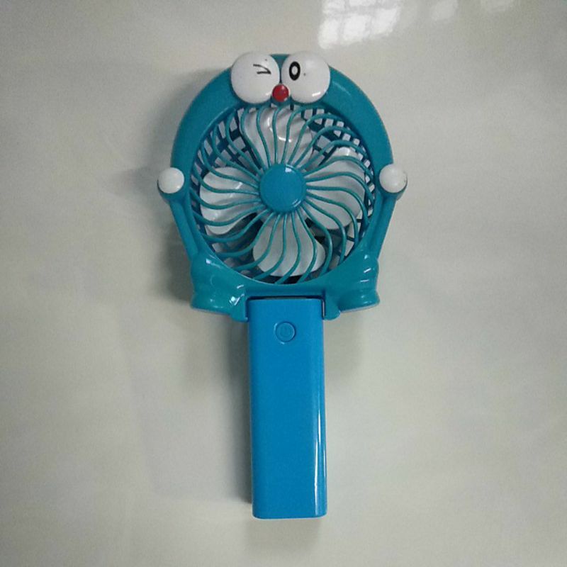 Chiếc quạt cầm tay doraemon cũ của tôi