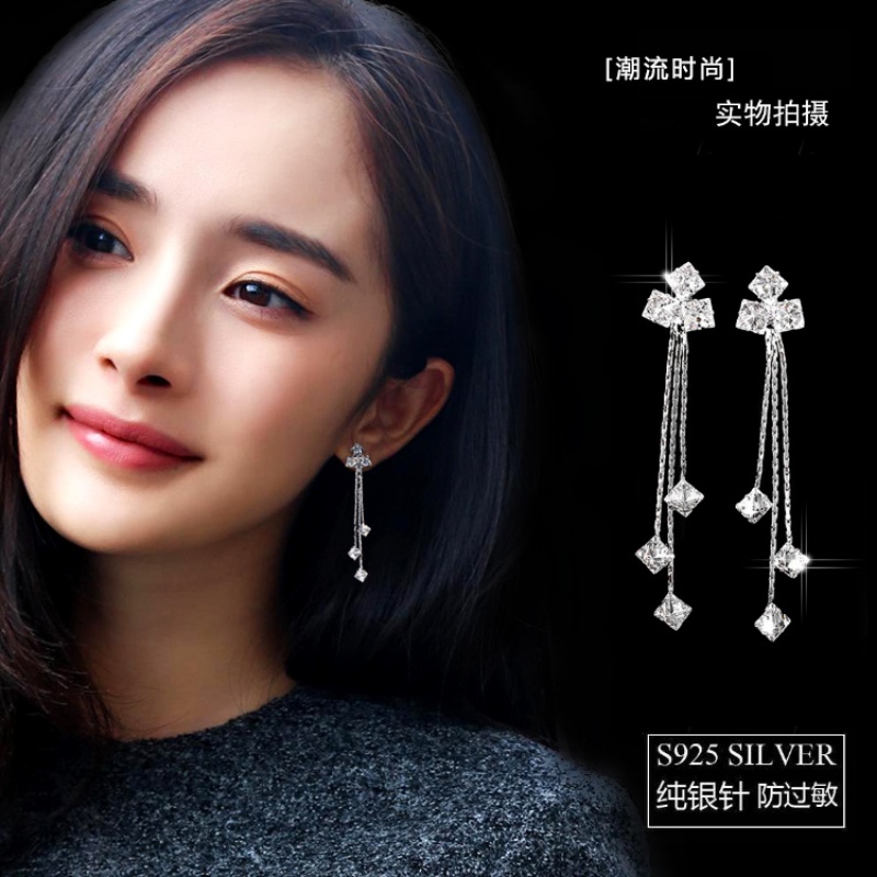 Khuyên Tai Tua Rua Nhiều Kiểu Dáng Phong Cách Hàn Quốc Mới