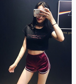 Áo thun tay ngắn croptop