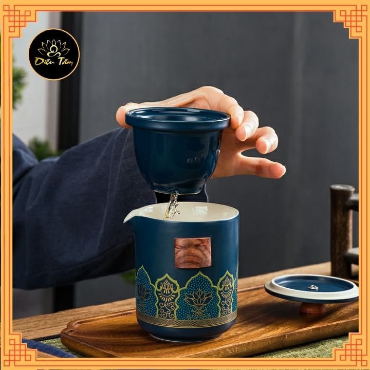 Bộ ấm trà xách tay đơn giản, tiện lợi khi đi du lịch