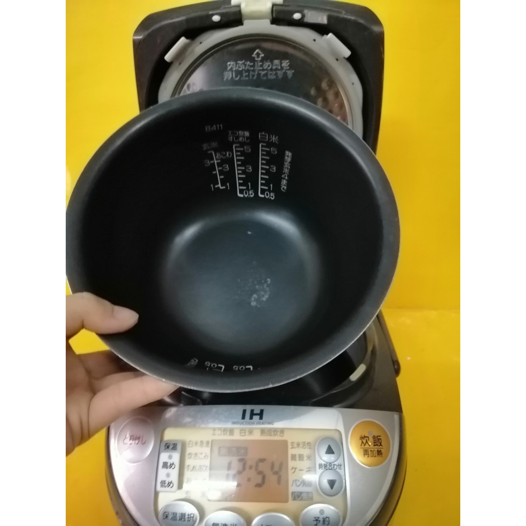 Nồi cơm nội địa Nhật Zojirushi NP-VC10 (1.0L) (0930212)