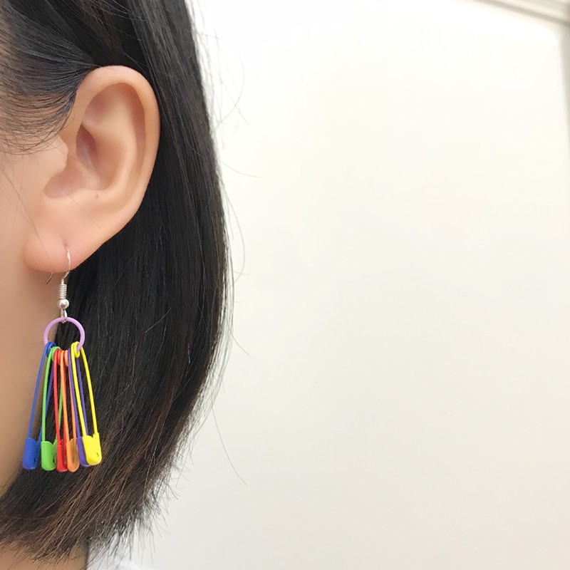 Bông Tai Hình Kim Băng Màu Cầu Vồng