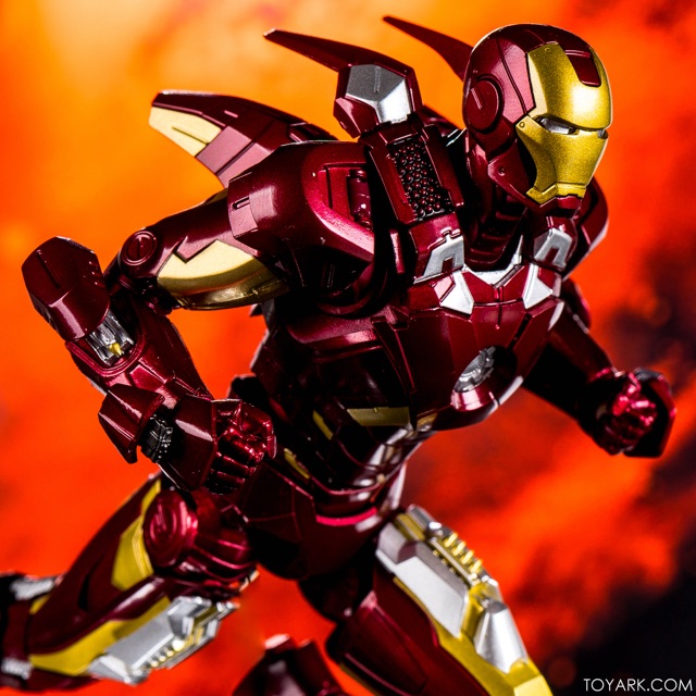 Mô hình Shf Marvel chính hãng - Ironman kèm Hall Of Armor