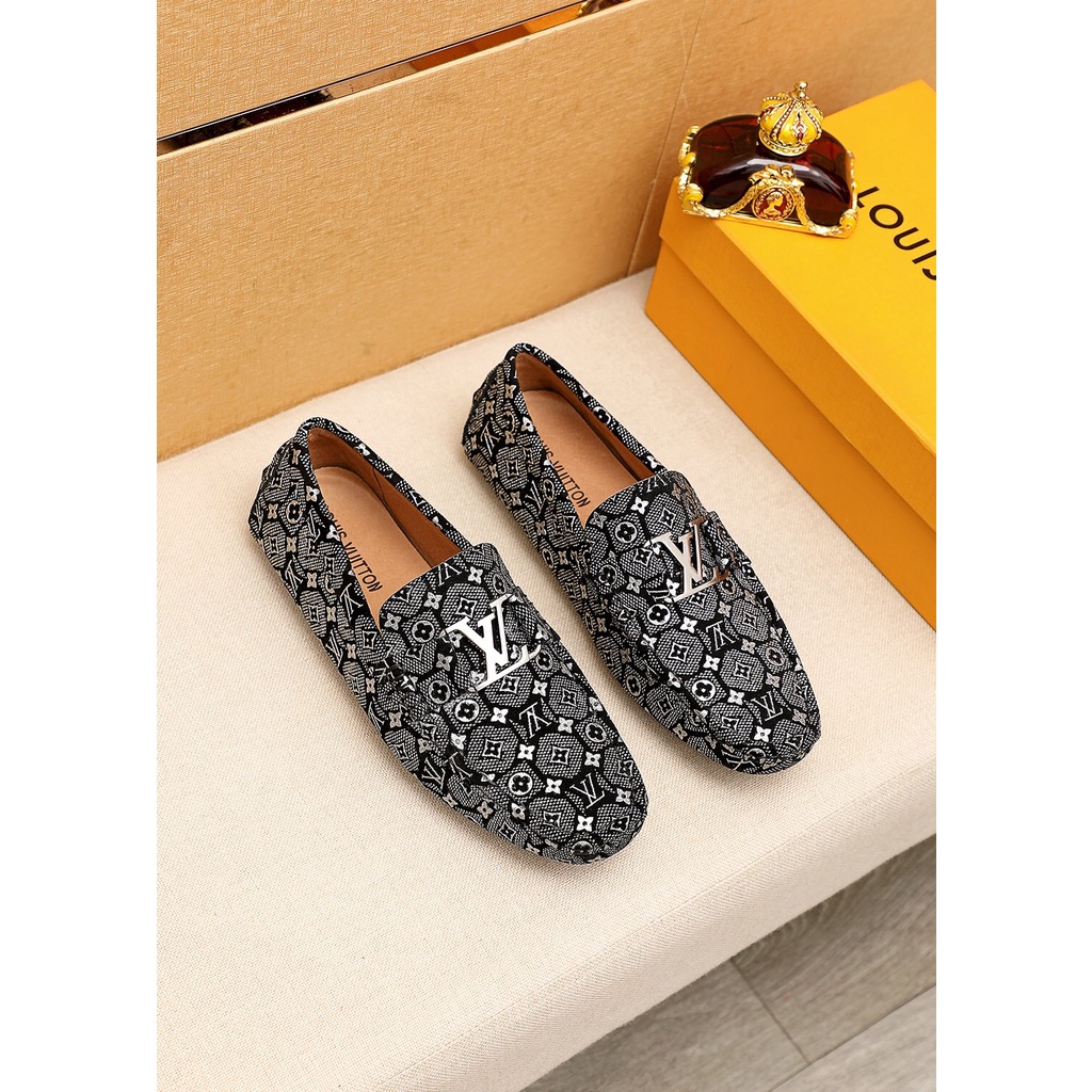 Giày lười nam da thật cao cấp Louis Vuitton LV thiết kế trẻ trung với họa tiết ấn tượng và nổi bật