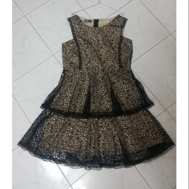 Đầm thiết kế