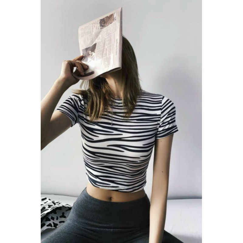 Áo croptop form ôm in họa tiết ngựa vằng