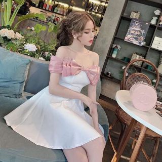 Váy xòe bẹt vai nơ xinh