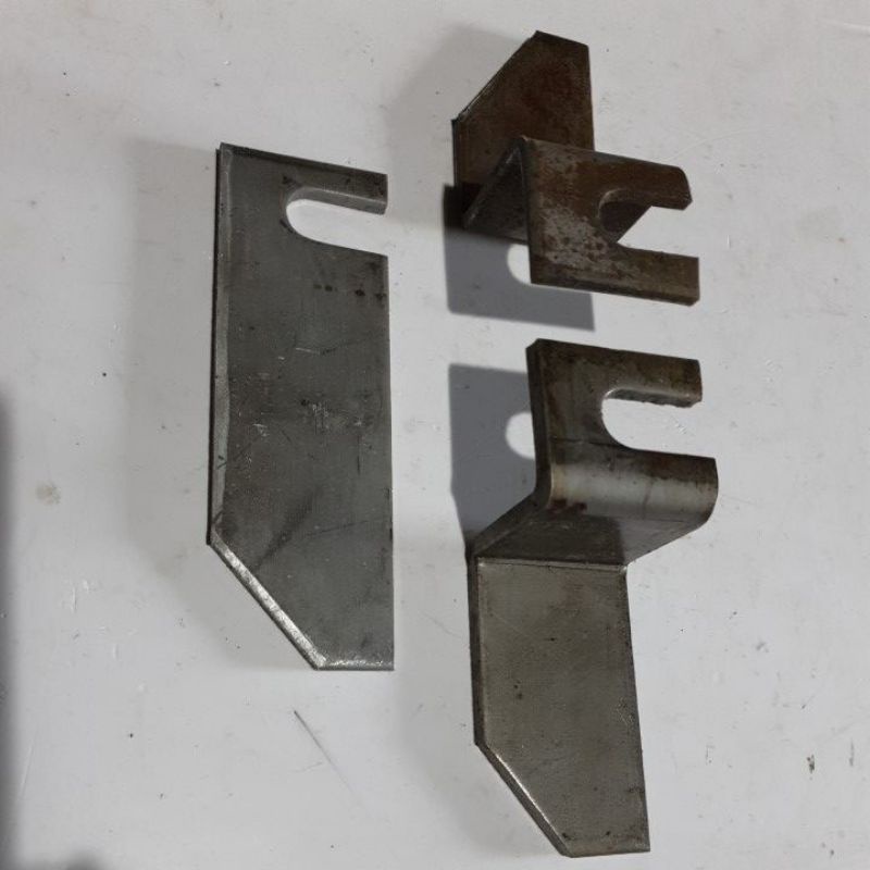 TAI KHÓA THÙNG XE Ô TÔ TẢI