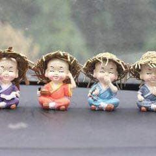Bộ tượng 4 ông đội nón