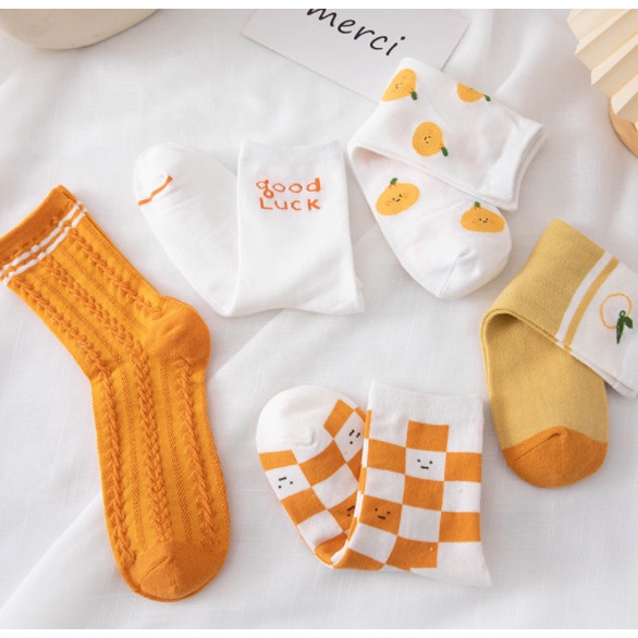 Vớ cao cổ thời trang Nam Nữ phong cách trẻ trung và năng động.