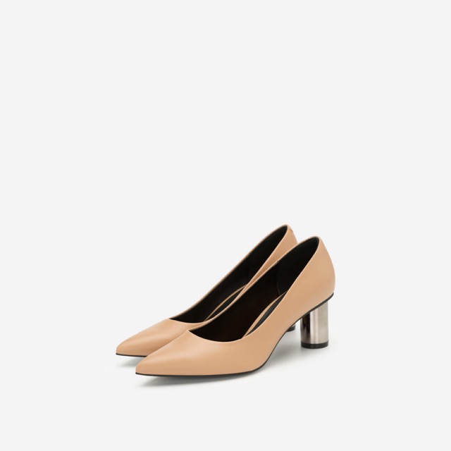 Giày vascara mũi nhọn đế trụ tròn metalic size 39