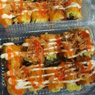 Bánh tráng đỏ cuốn