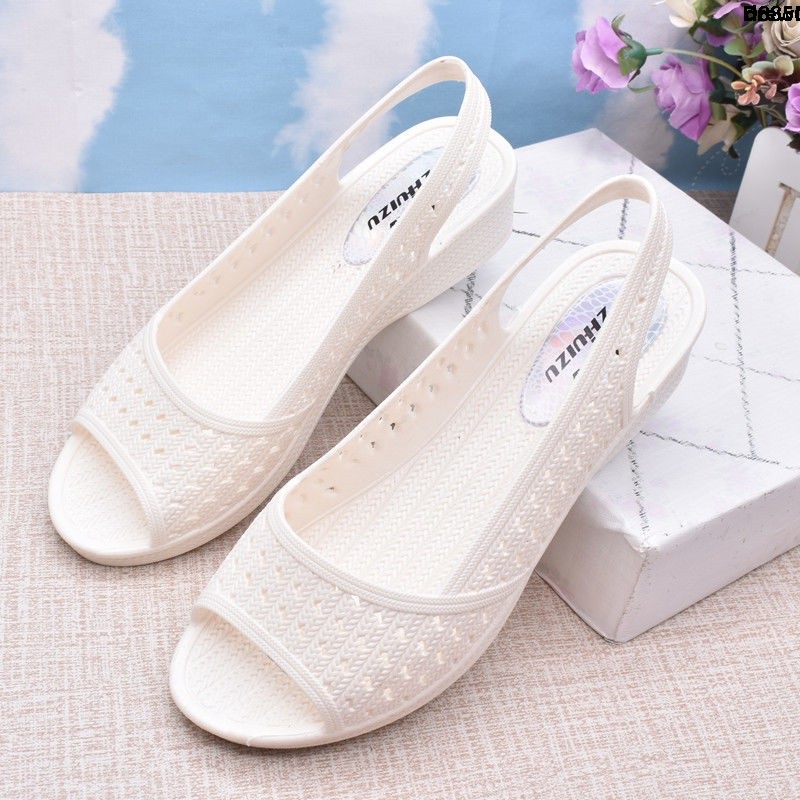 Giày Xăng Đan Đế Bằng Mềm Mại Dễ Phối Đồ Cho NữGiày Bốt Nhựa Đi Mưa Hở Mũi Chống Trượt Chân Tiện Dụng Cho Nữ