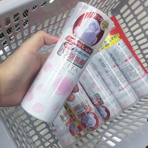Sữa rửa mặt tạo bọt hoa hồng EVITA