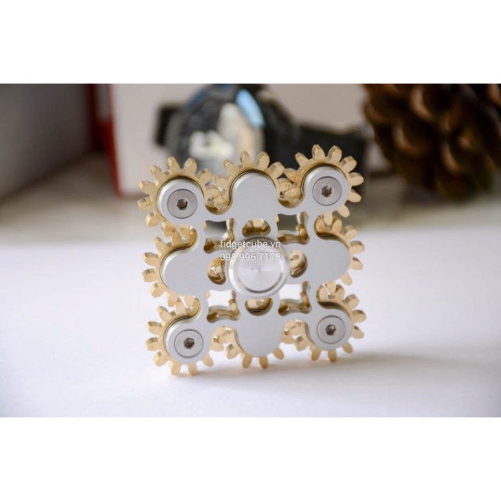Con Quay Gears Spinner 9 Bánh Răng Màu Trắng/Đen