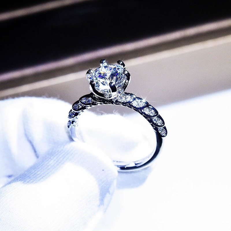 Nhẫn Mạ Bạc Đính Đá Sang Trọng Phong Cách Âu Mỹ Dành Cho Nữ