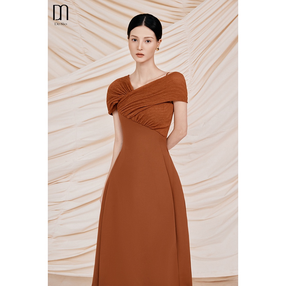 DeNio - Đầm chéo vai ngực nhăn lệch