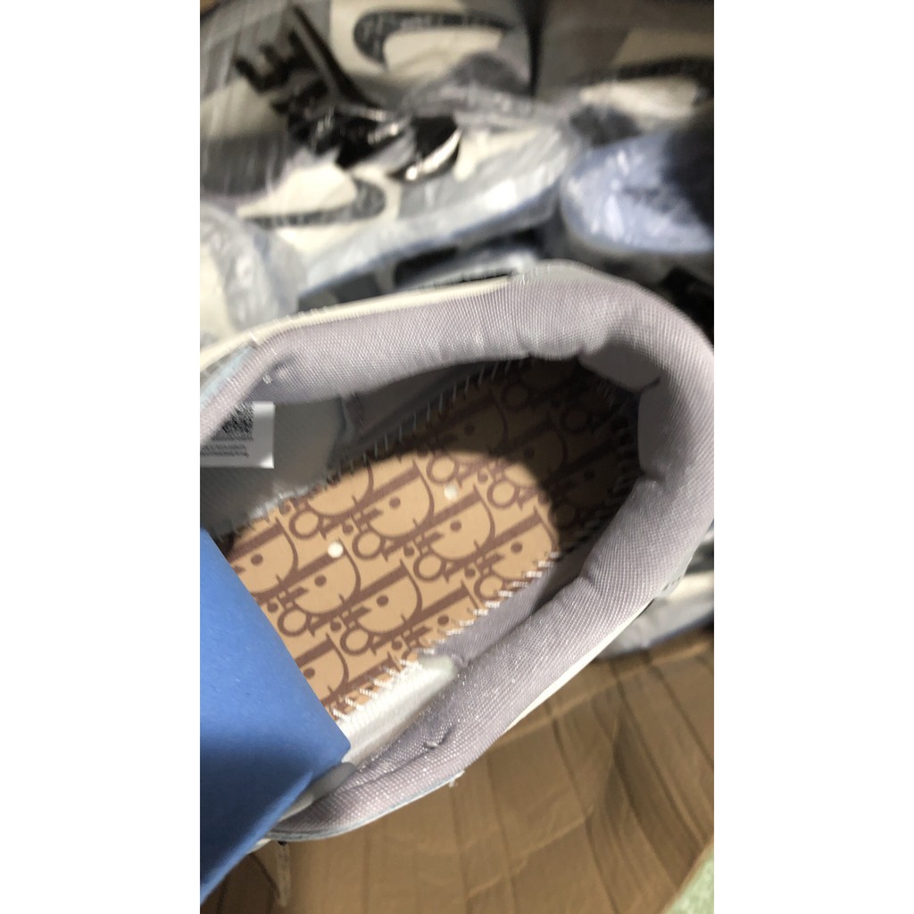 [Mã FAGREEN245 giảm tới 30K đơn 99K] Giày Thể Thao AIR Jordan x Dior Đế Trong chuẩn hàng 1.1 | BigBuy360 - bigbuy360.vn