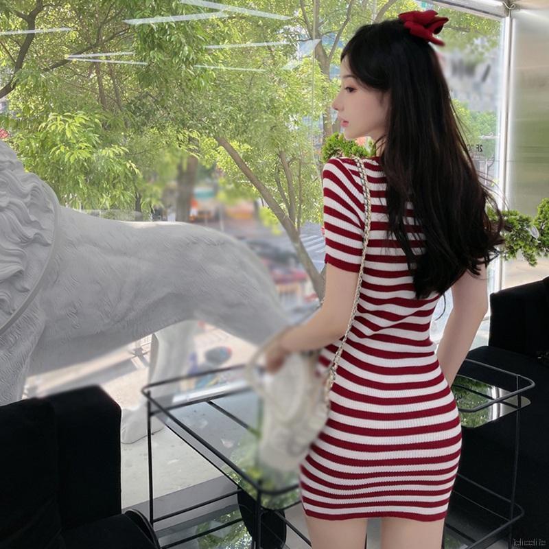 Đầm Dệt Kim Tay Ngắn Cổ Tròn Hoạ Tiết Kẻ Sọc Phong Cách Hàn Quốc