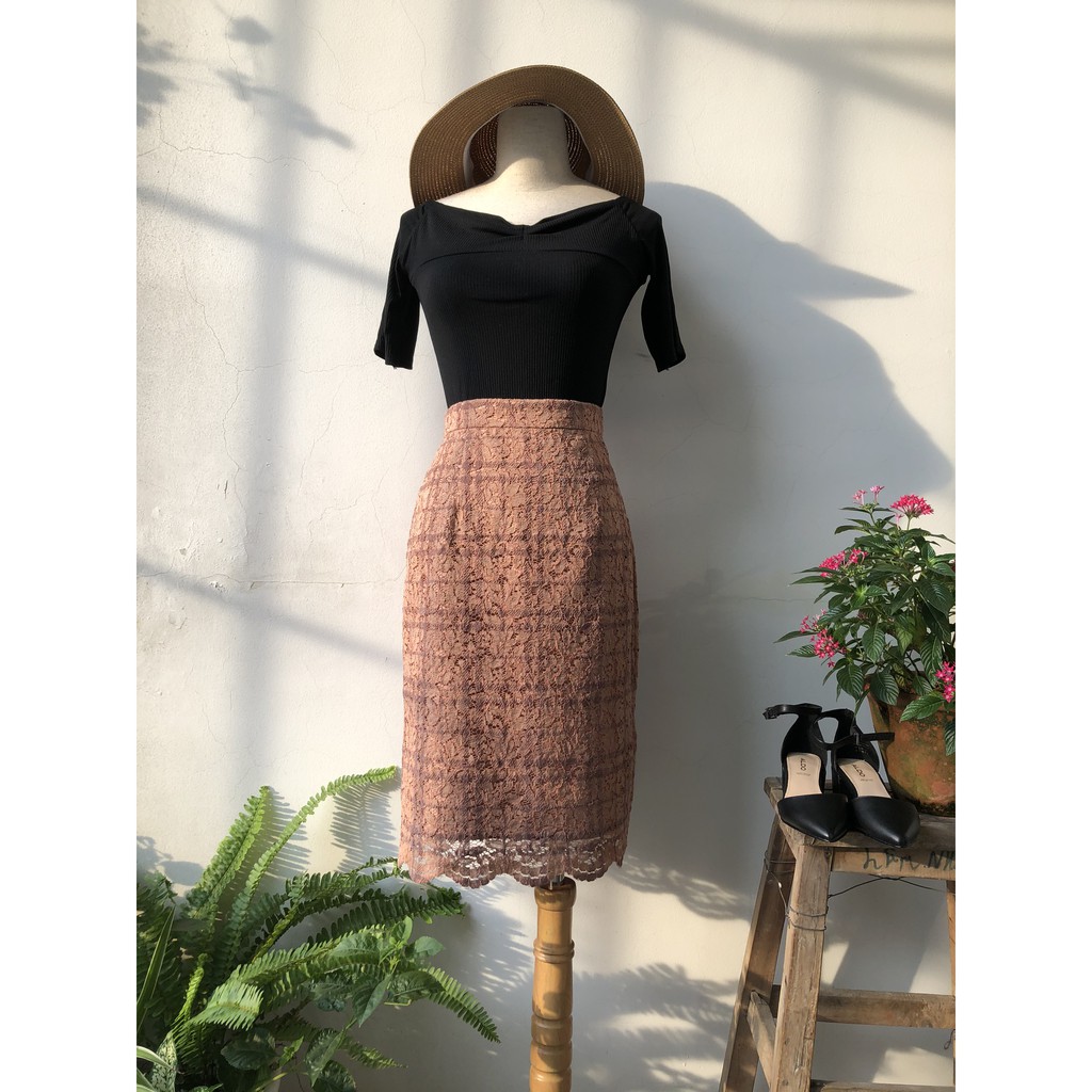 Váy bút chì ren hoa VBC0112RH