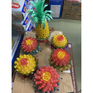 Hoa sen/ Trái thơm làm bằng kẹo Oishi