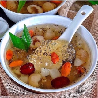 CHÈ DƯỠNG NHAN TUYẾT YẾN NHỰA ĐÀO 12 VỊ (10 chai 330ml) - 400gram