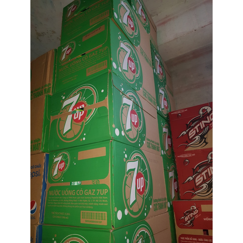 Lốc 6 Chai Nước Ngọt Có Gas 7UP - Seven Up vị Chanh Soft Drink Chai Nhựa PEP 390ml Date Luôn Mới