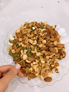 Hạt dinh dưỡng mix 5 loại ( hạnh nhân, óc chó, điều, bí xanh, macca)