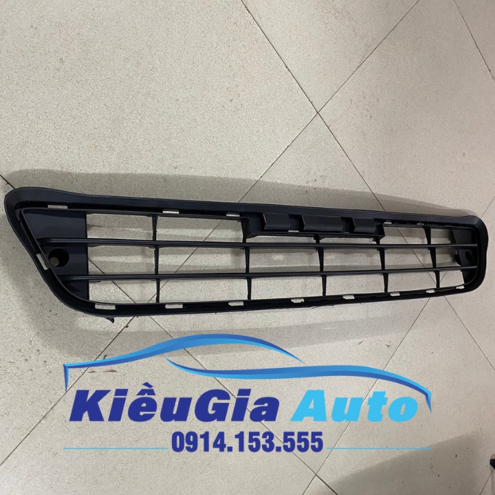 Lưới cản  trước Toyota Innova 2008-2012