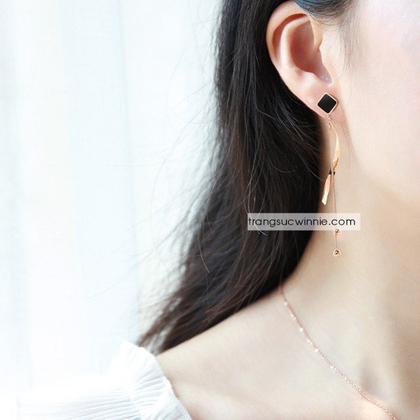 Hoa tai nữ titan rhombus dây