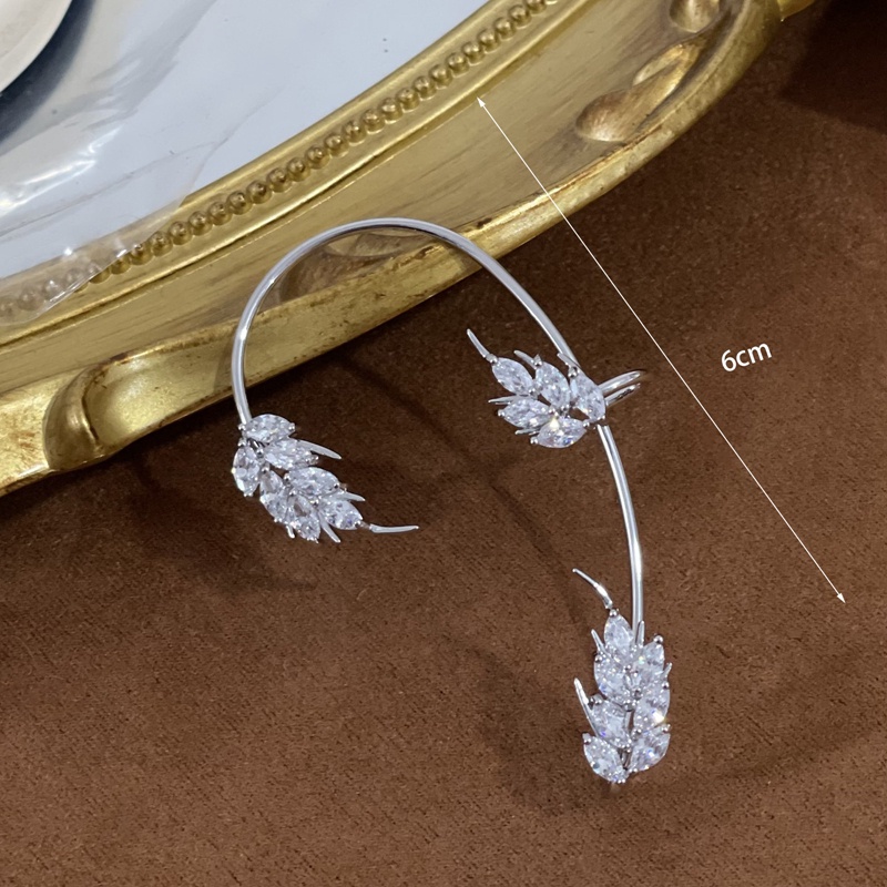 Khuyên Kẹp Vành Tai Không Xỏ Lỗ Màu Bạc Hình Bướm/Lông Vũ Đính Đá Zircon Lấp Lánh Mới Cho Nữ