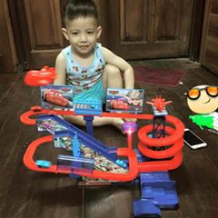 Bộ Đồ Chơi Đường Đua Siêu Tốc Lightning Mcqueen Có Đèn, Nhạc