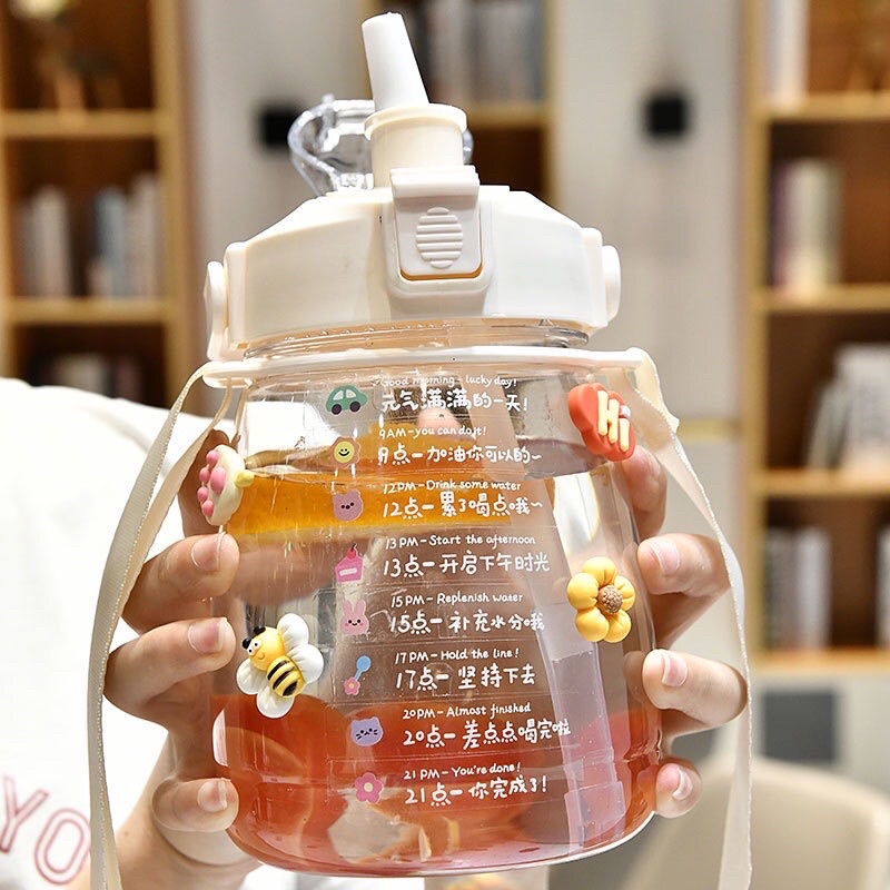 Bình uống nước 1300ml có dây deo và ống hút tiện dụng