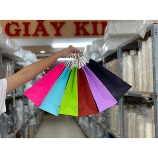 25 Túi giấy có quai số 1 (21 X 11 X 27)