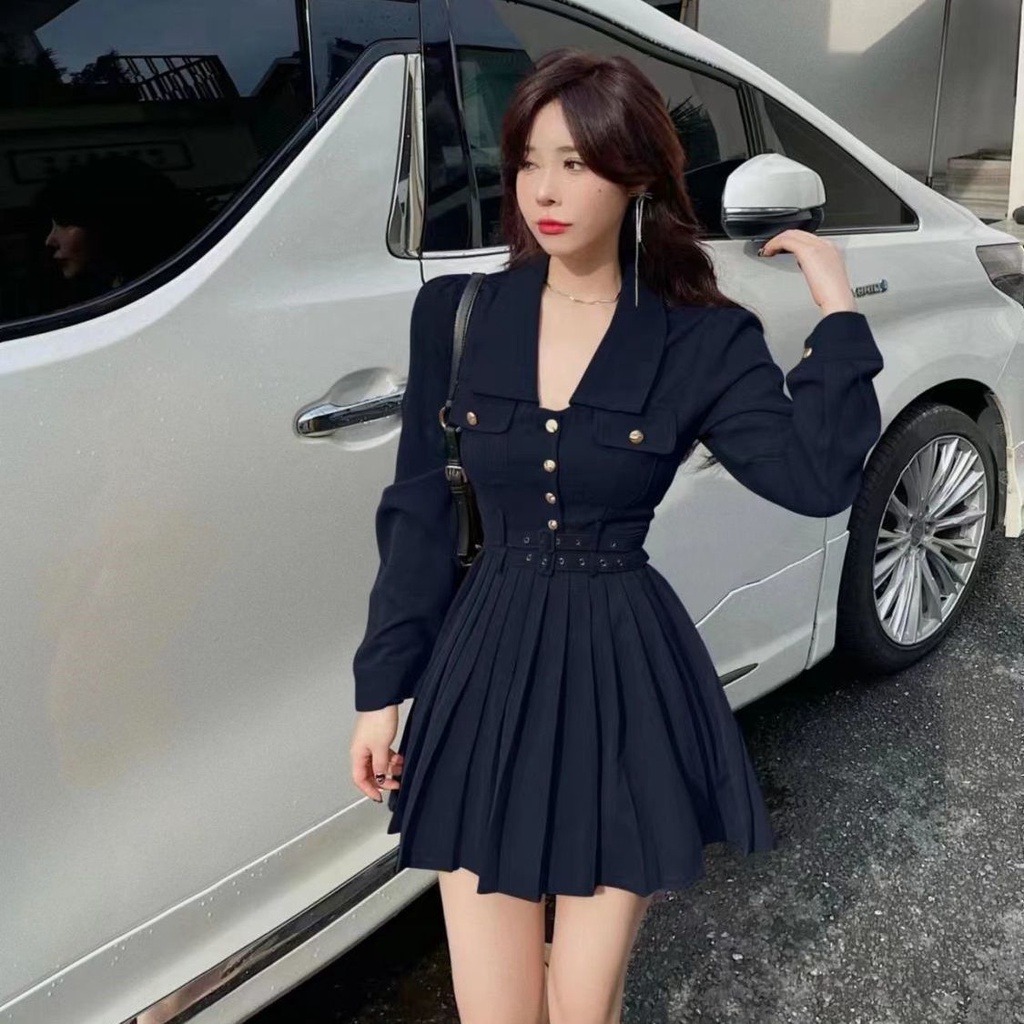 In the early autumn of 2022, the new royal sister Fan Yuan's temperament, high sense, long sleeves, waist pleated dress, female.