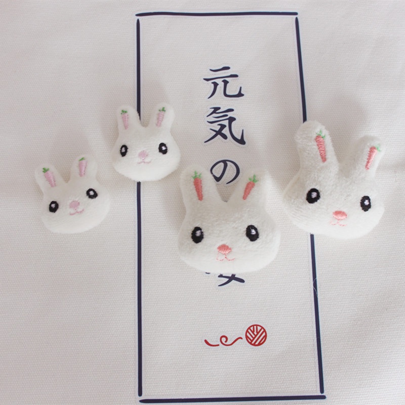 Ghim Cài Áo Hình Chú Thỏ Dễ Thương