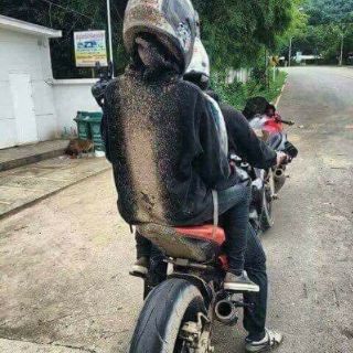 DÈ CHẮN BÙN XE MÁY TAY THÉP