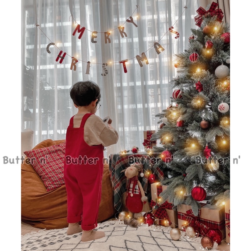 Yếm Jean Đỏ Mềm Mại Cho Bé