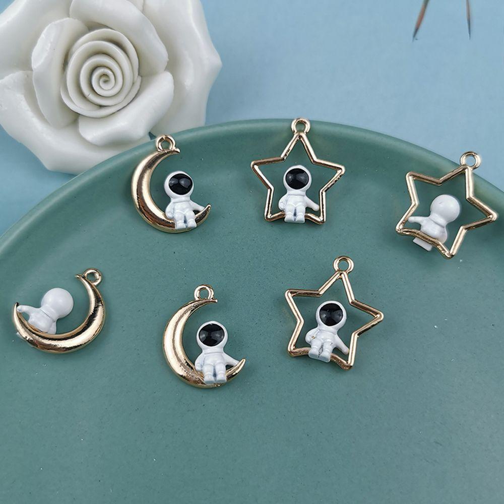 Mặt Vòng cổ / Vòng Tay / Khuyên Tai Họa Tiết Phi Hành Gia Hoạt Hình Dễ Thương DIY