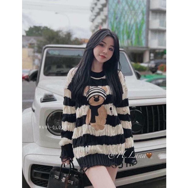 ÁO LEN KẺ ĐEN TRẮNG RÁCH THÊU GẤU