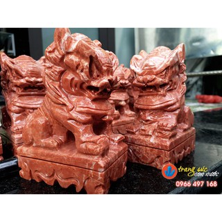 Tượng kỳ lân đá trấn thạch