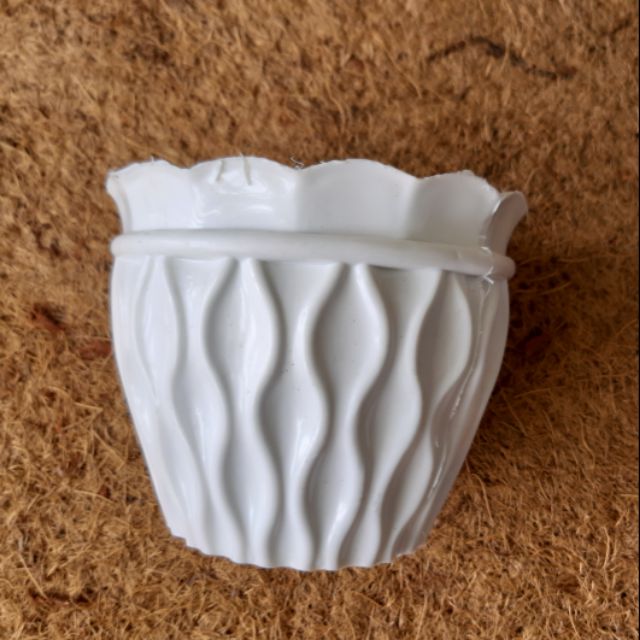 Chậu nhựa trồng cây để bàn miệng nhúng với các size 15H12,17H14,21H18 màu trắng,sản phẩm đáp ứng yêu cầu về độ bền bỉ