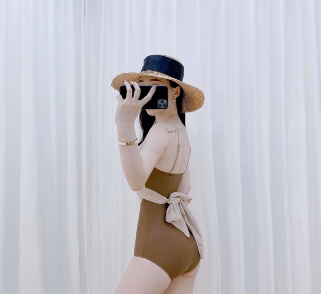 [BKN709] &lt;HÀN&gt; BODYSUIT NÂU MIX BE NƠ EO KIỂU HÀN