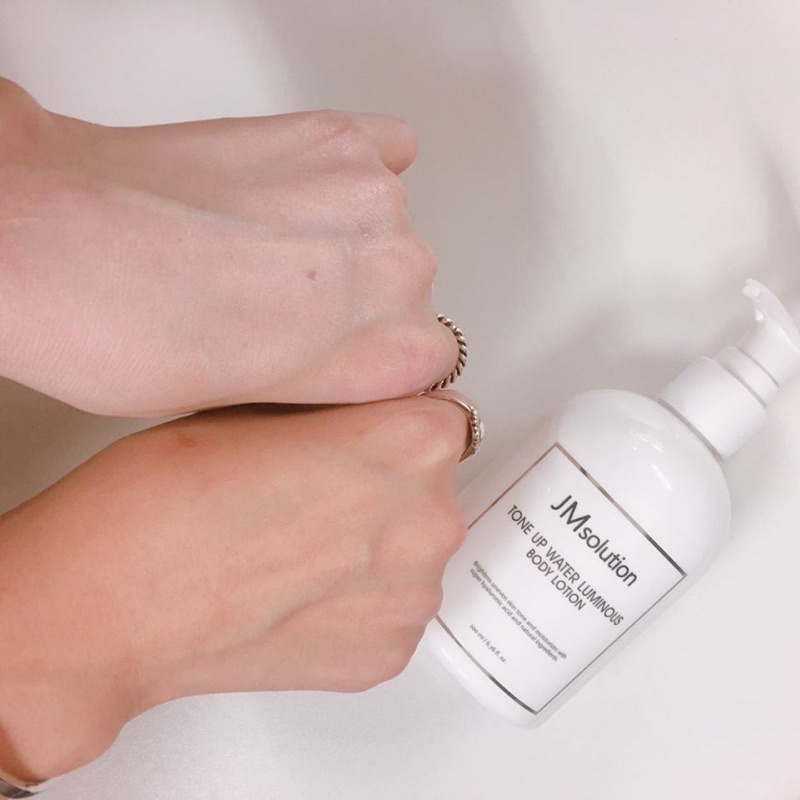 SỮA DƯỠNG TOÀN THÂN Nâng Tone, Dưỡng Trắng Và Dưỡng Ẩm Sâu Cho Da JM SOLUTION TONE UP Body Lotion 200ml