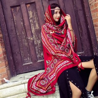 Khăn choàng boho in hoa văn thổ cẩm du lịch