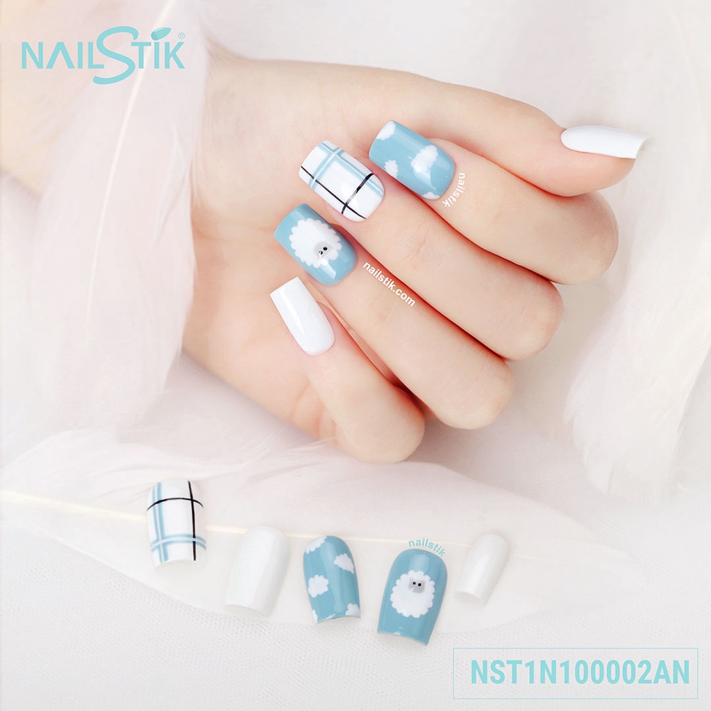 Móng úp thiết kế by NAILSTIK, màu xanh dương, form móng ngang, ngắn/dài, 002