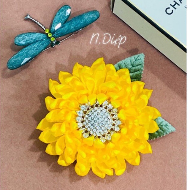Hoa cài áo Hoa Hướng Dương size 12-14 cm